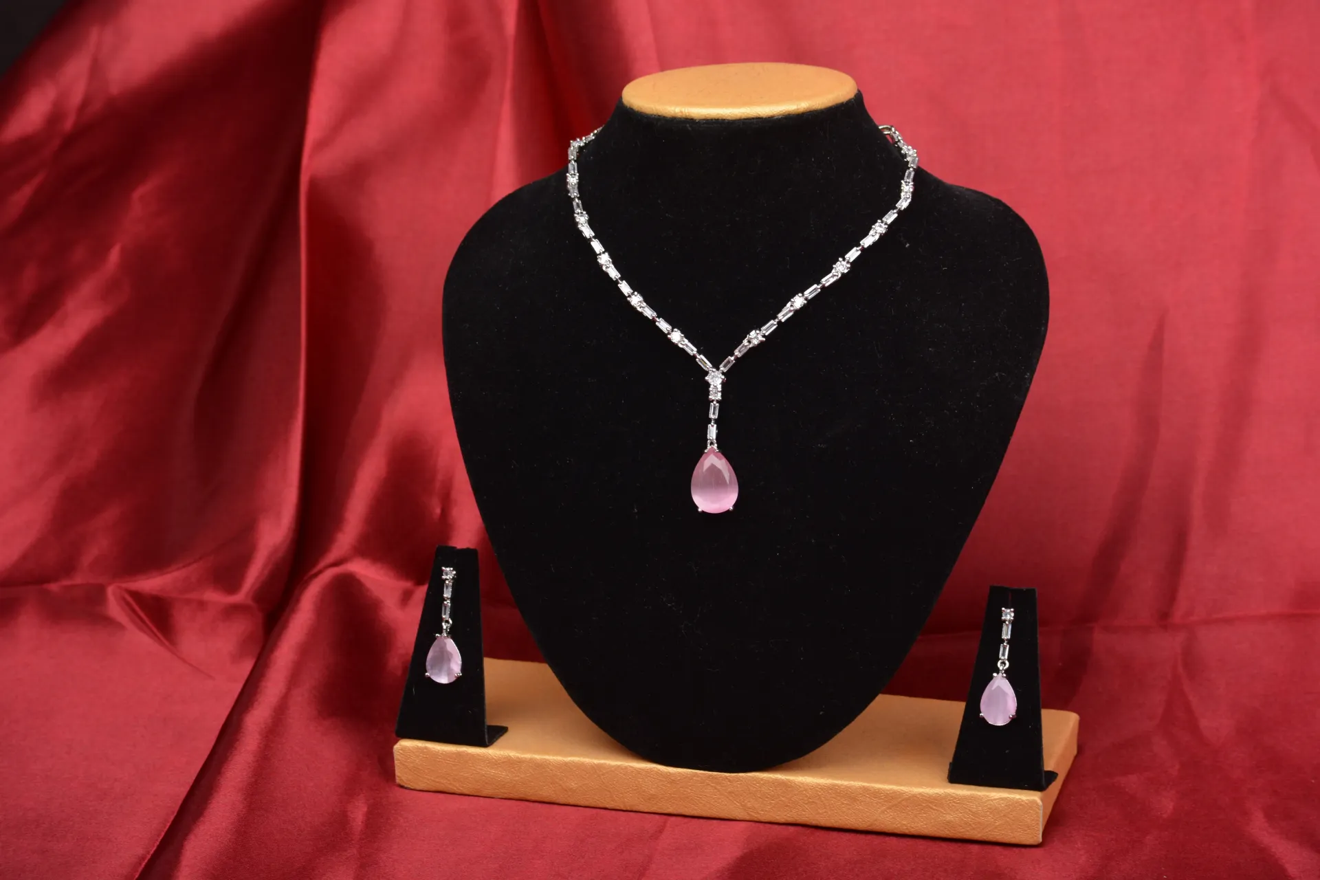 Neck Set with Earrings