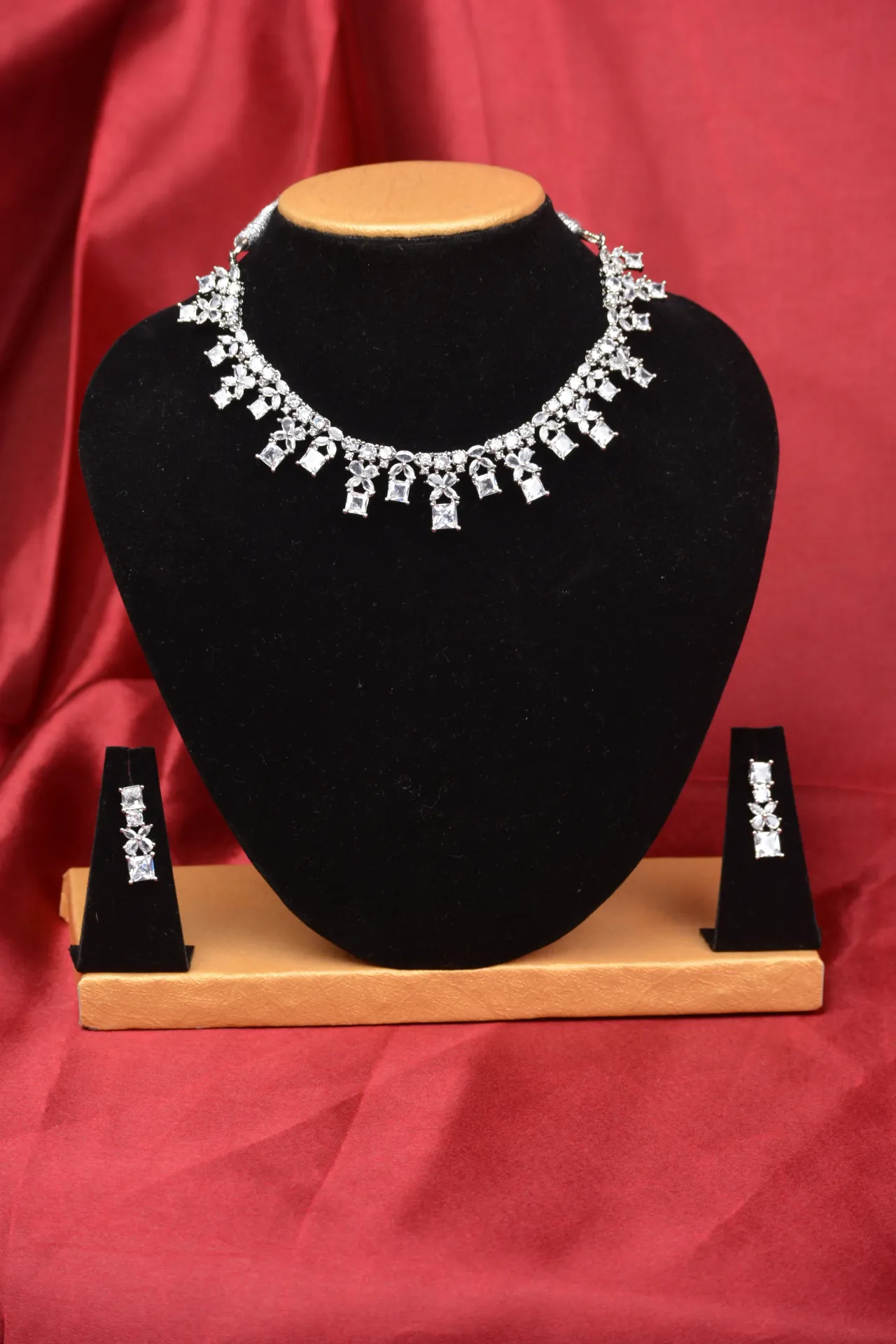 Neck Set with Earrings
