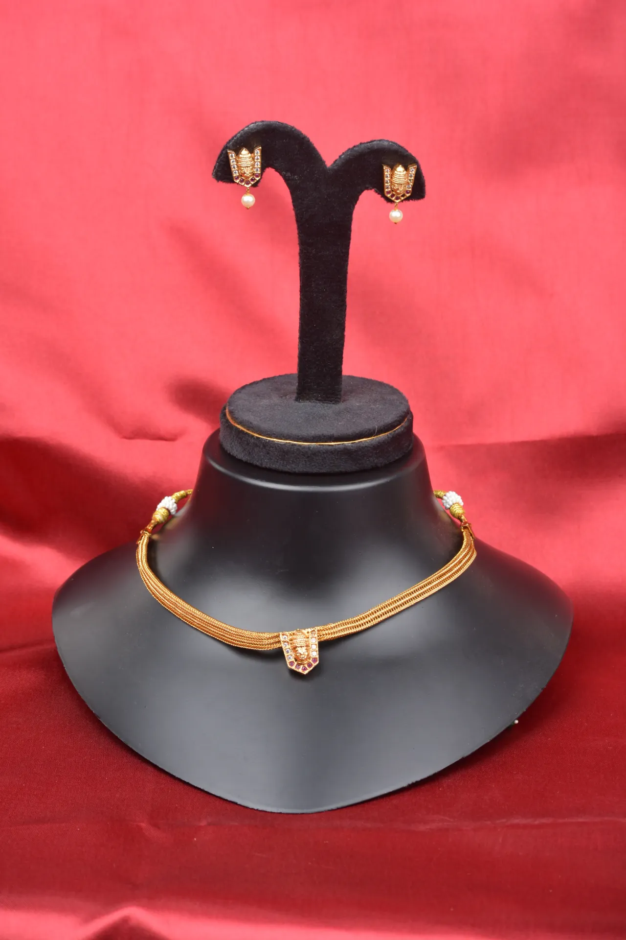 Neck Set with Earrings