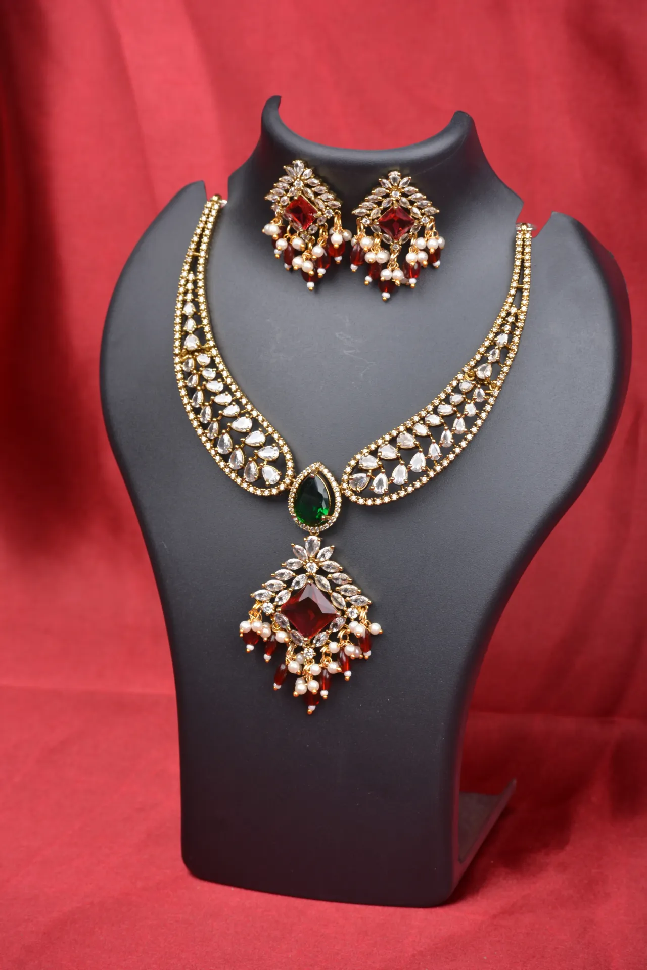 Neck Set with Earrings