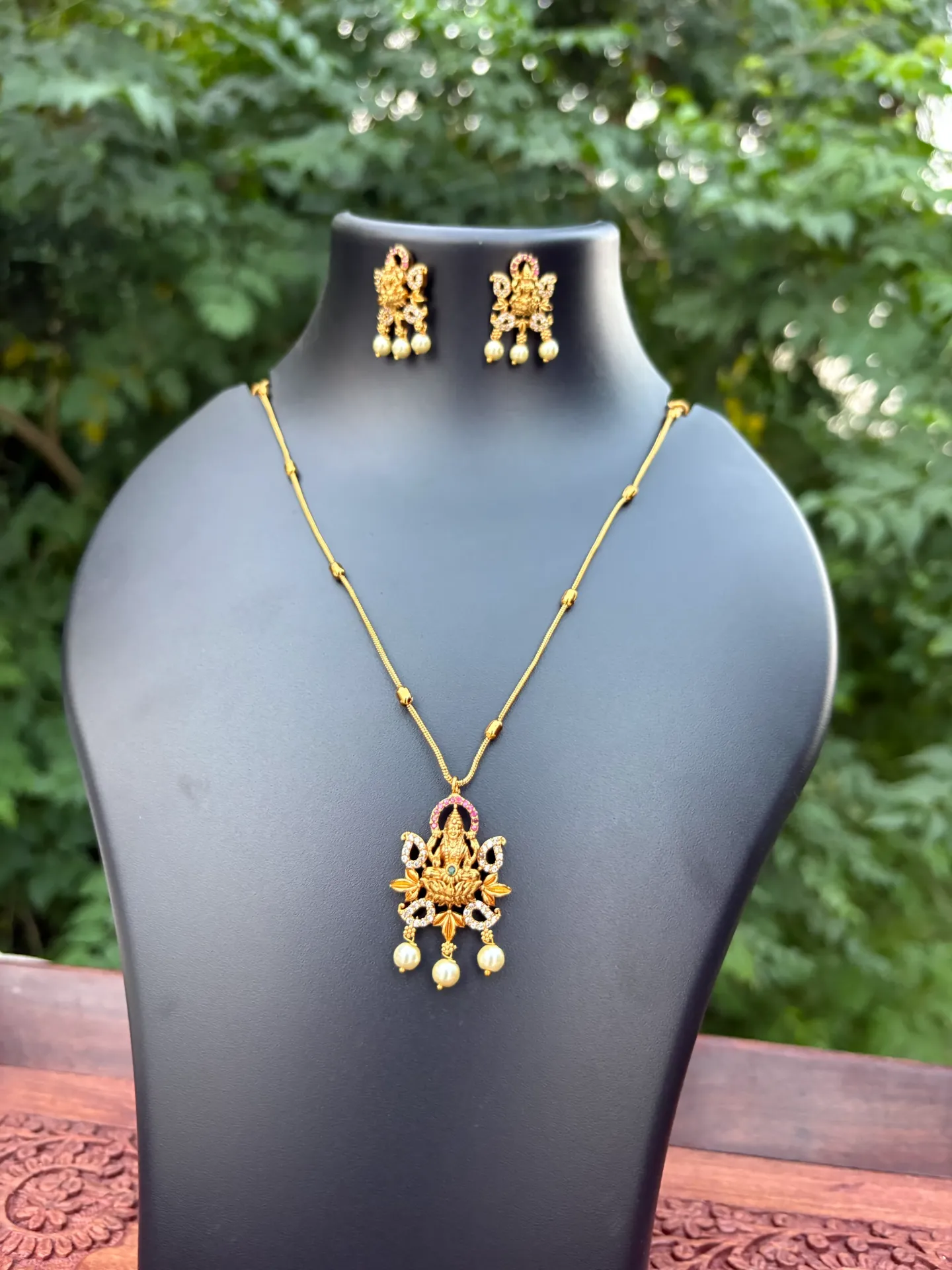 Neck Set with Earrings