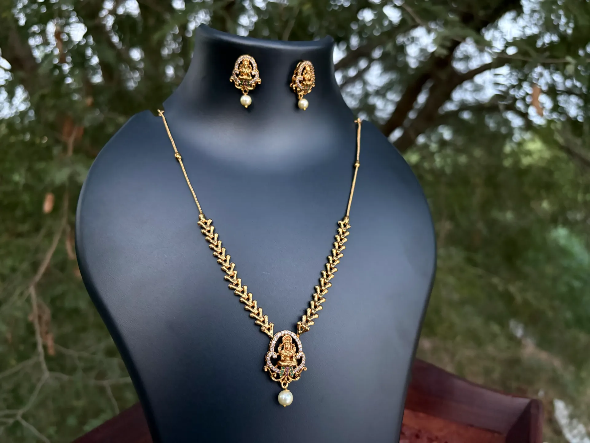 Neck Set with Earrings