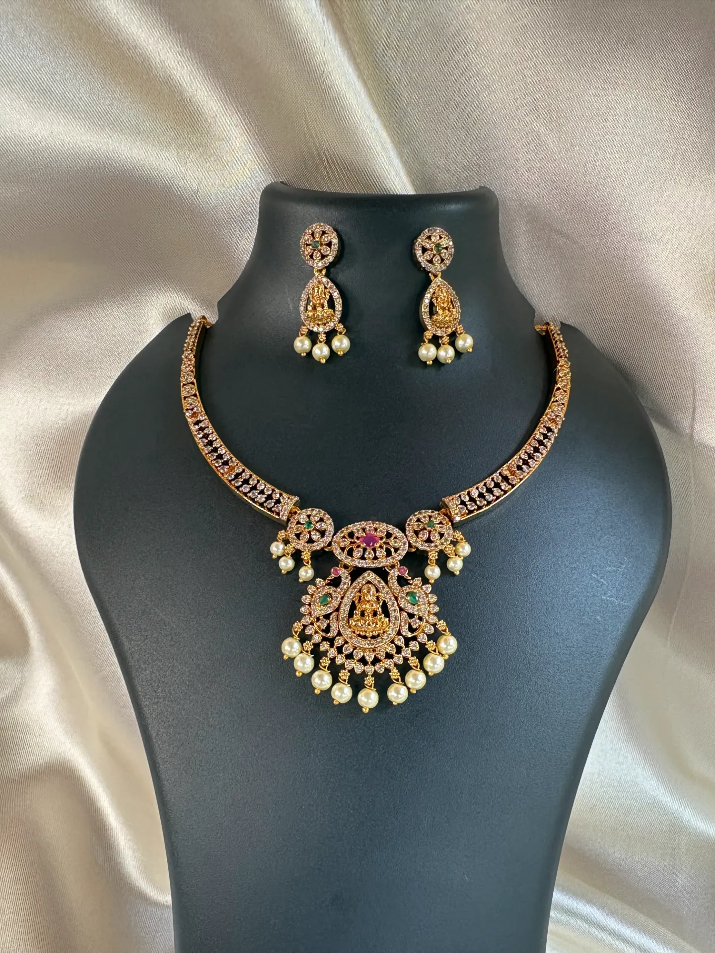 Neck Set with Earrings (White)