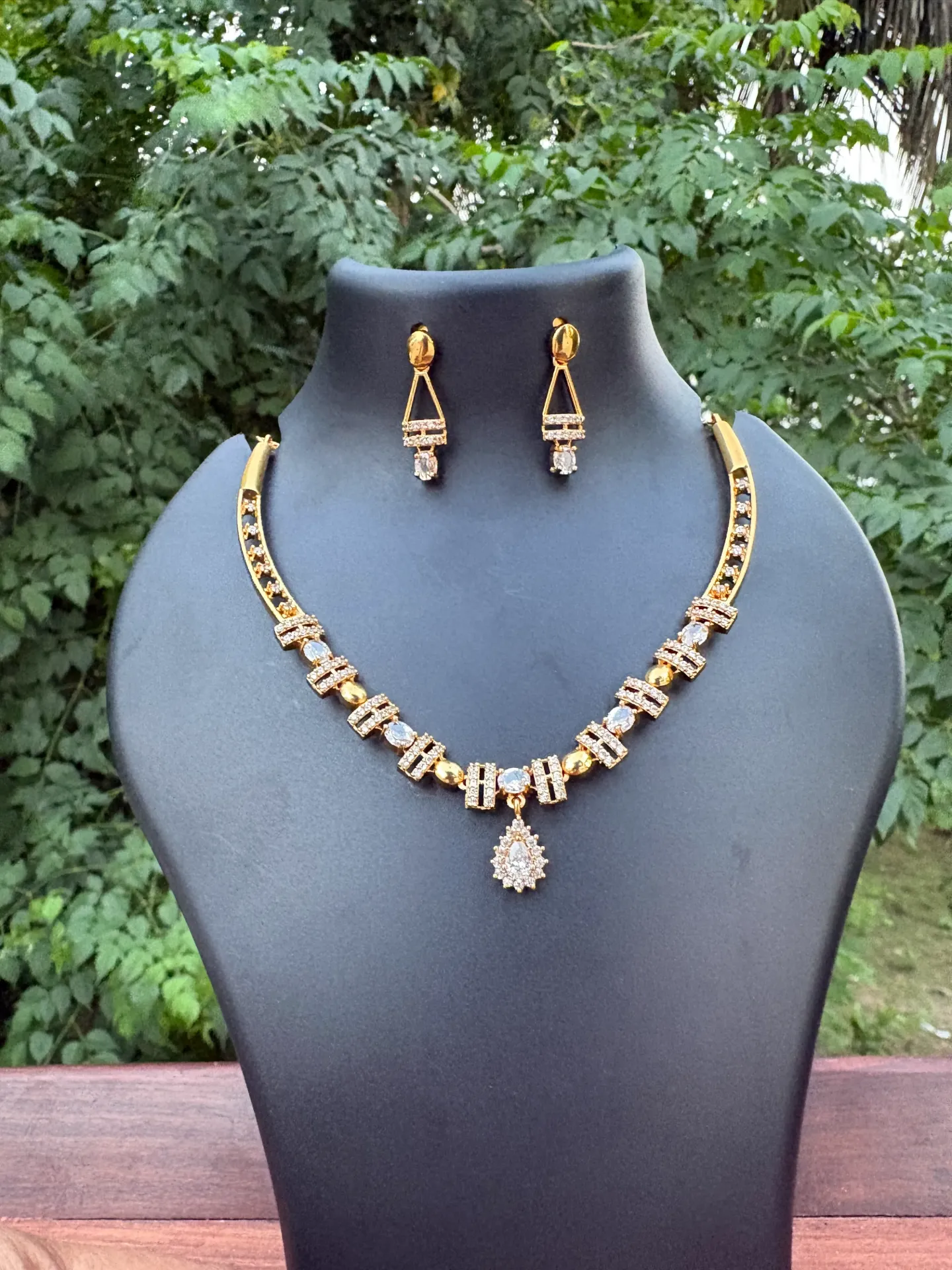 Neck Set with Earrings